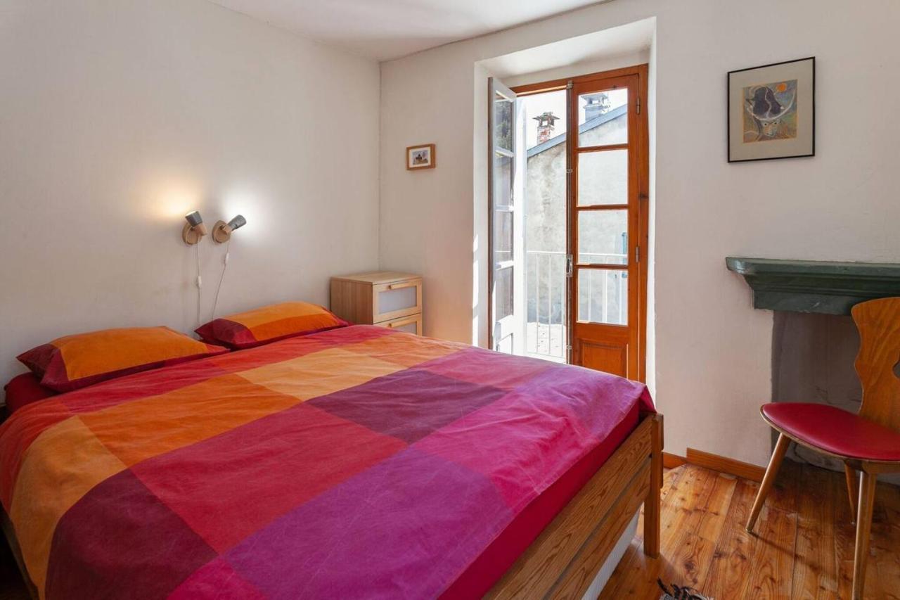 Sunny 1-Bed Apartment In Lovely Mountain Village La Brigue Kültér fotó