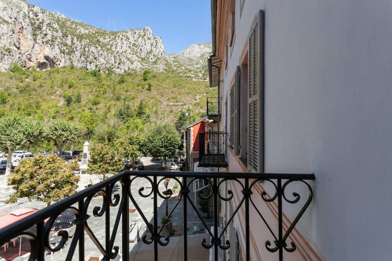 Sunny 1-Bed Apartment In Lovely Mountain Village La Brigue Kültér fotó