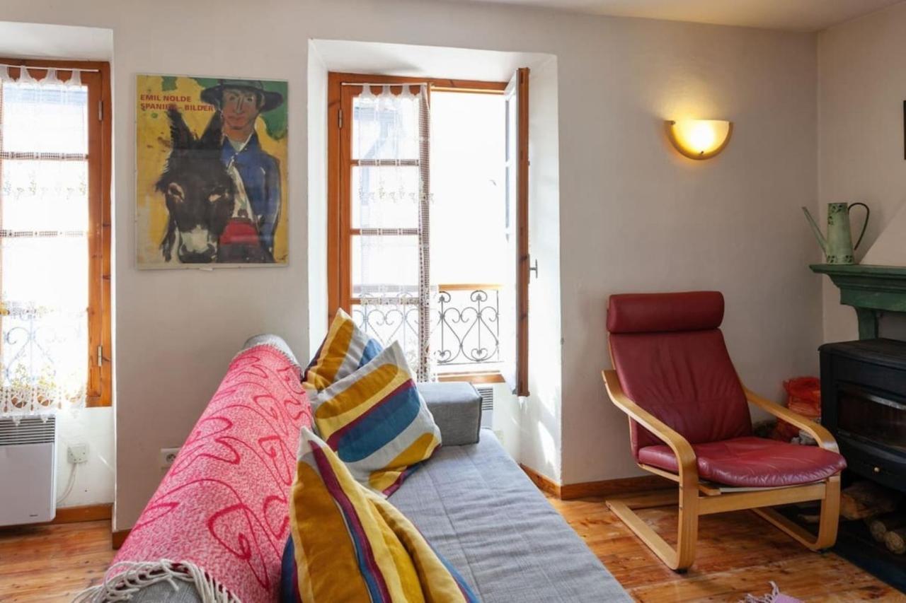 Sunny 1-Bed Apartment In Lovely Mountain Village La Brigue Kültér fotó