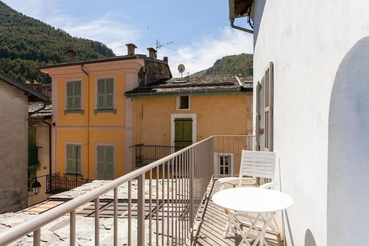 Sunny 1-Bed Apartment In Lovely Mountain Village La Brigue Kültér fotó