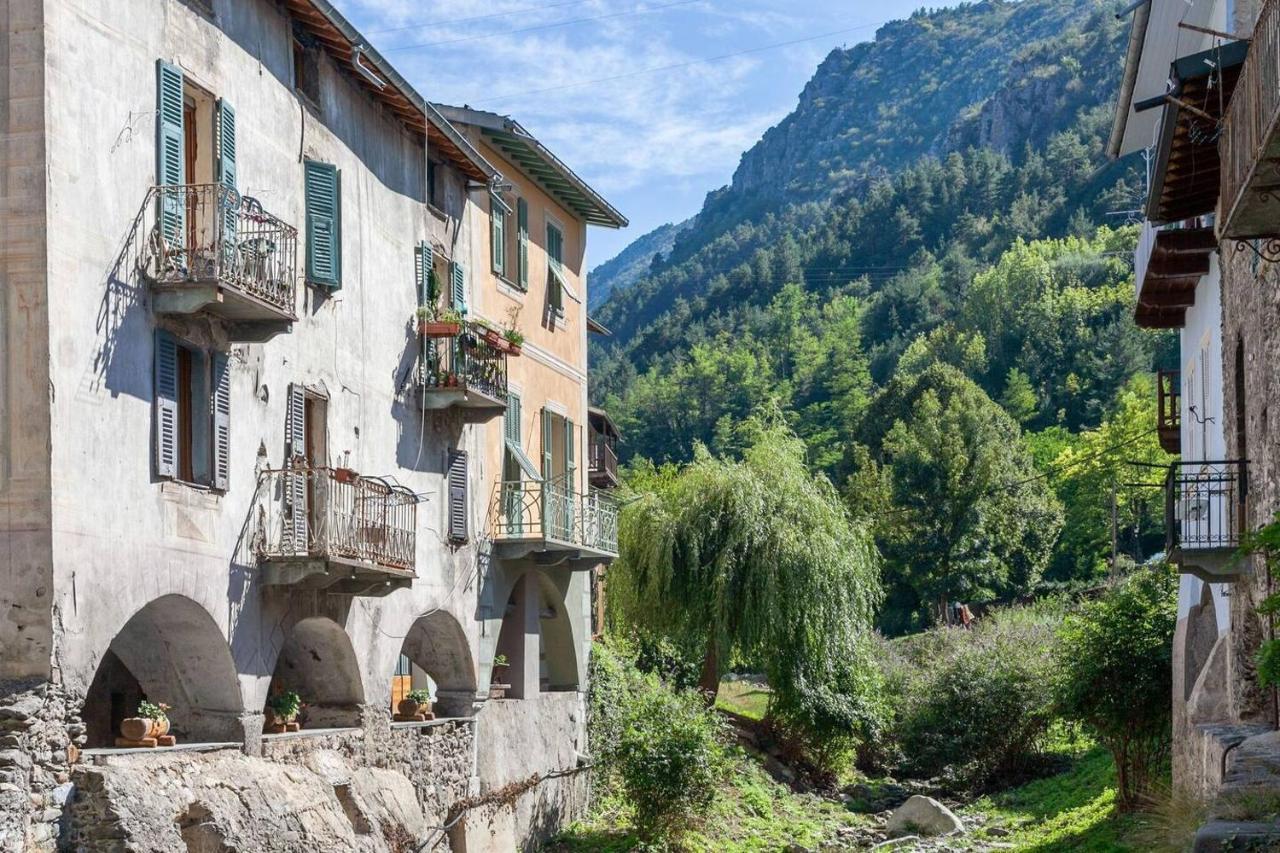 Sunny 1-Bed Apartment In Lovely Mountain Village La Brigue Kültér fotó
